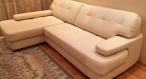 Обивка углового дивана.  Новокосино